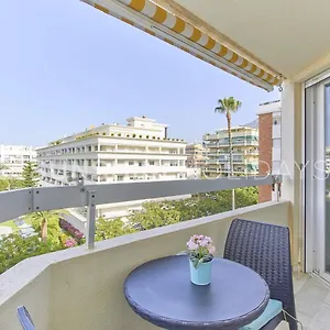 https://marbella-beach-2-bedroom-apartment.es-andalucia.com